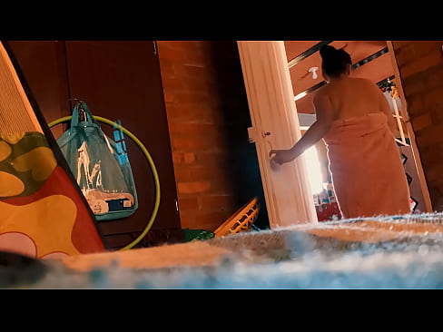 ❤️ Ујак ме прати под тушем, јебе ме док се туширам. Секс на sr.filmepornonline.ru ❤